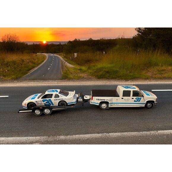 Rare Dale Earnhardt Jr. Collectibles Stock Car trailer truck limited edition Box - Picture 3 of 9